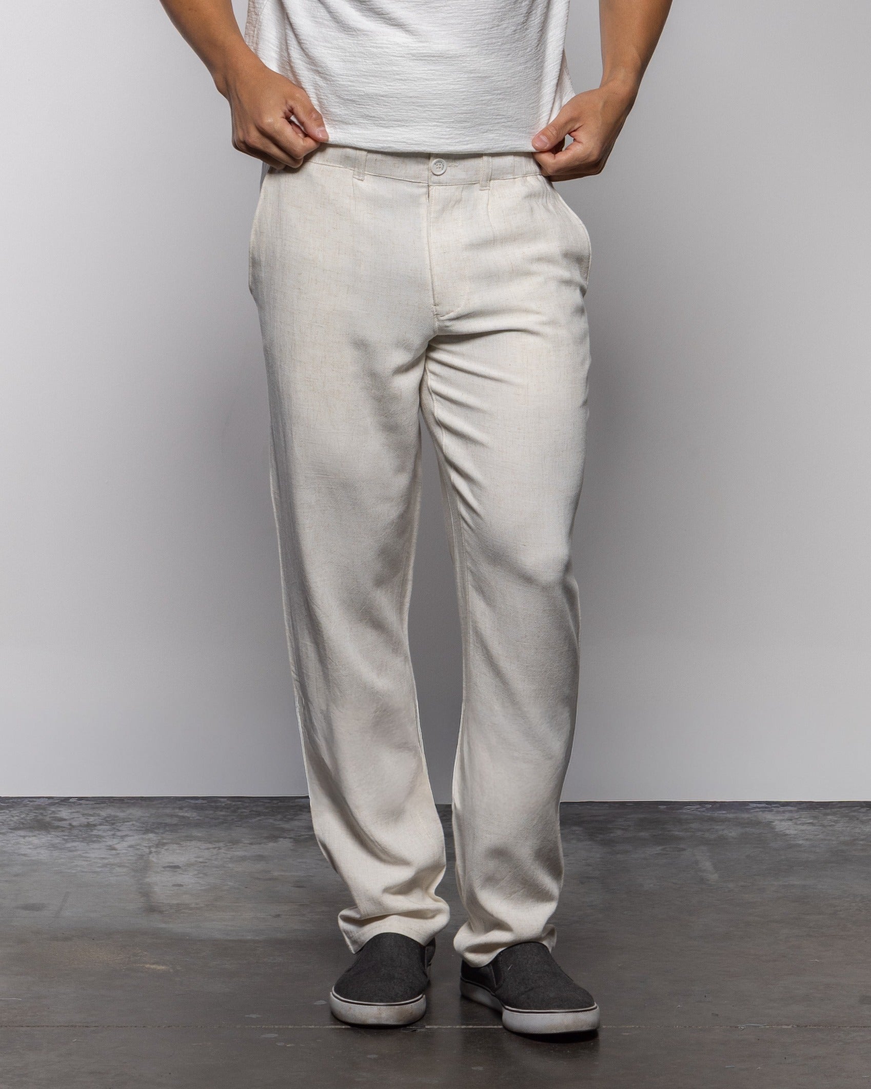 Men's light-beige chinos, straight fit, belt loops and side pockets