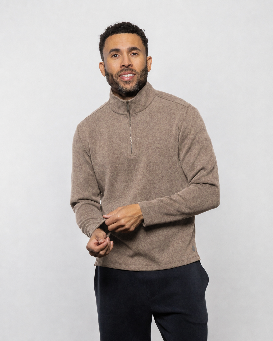 LIVINIT quarter-zip pullover sweater, wood-brown knit with stand collar and quarter zip