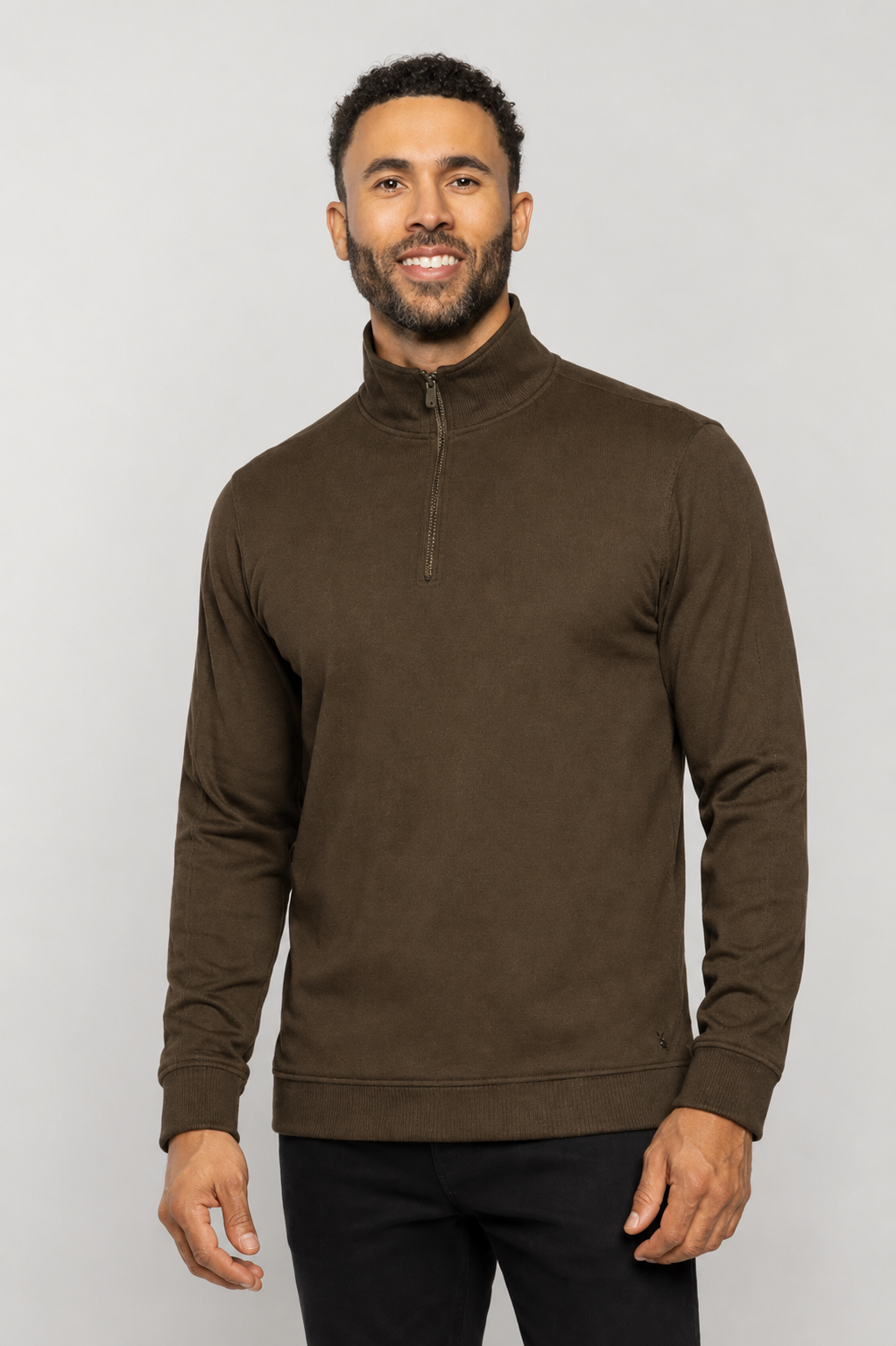 Men's quarter-zip pullover in coffee-brown fleece knit, long sleeves, ribbed cuffs