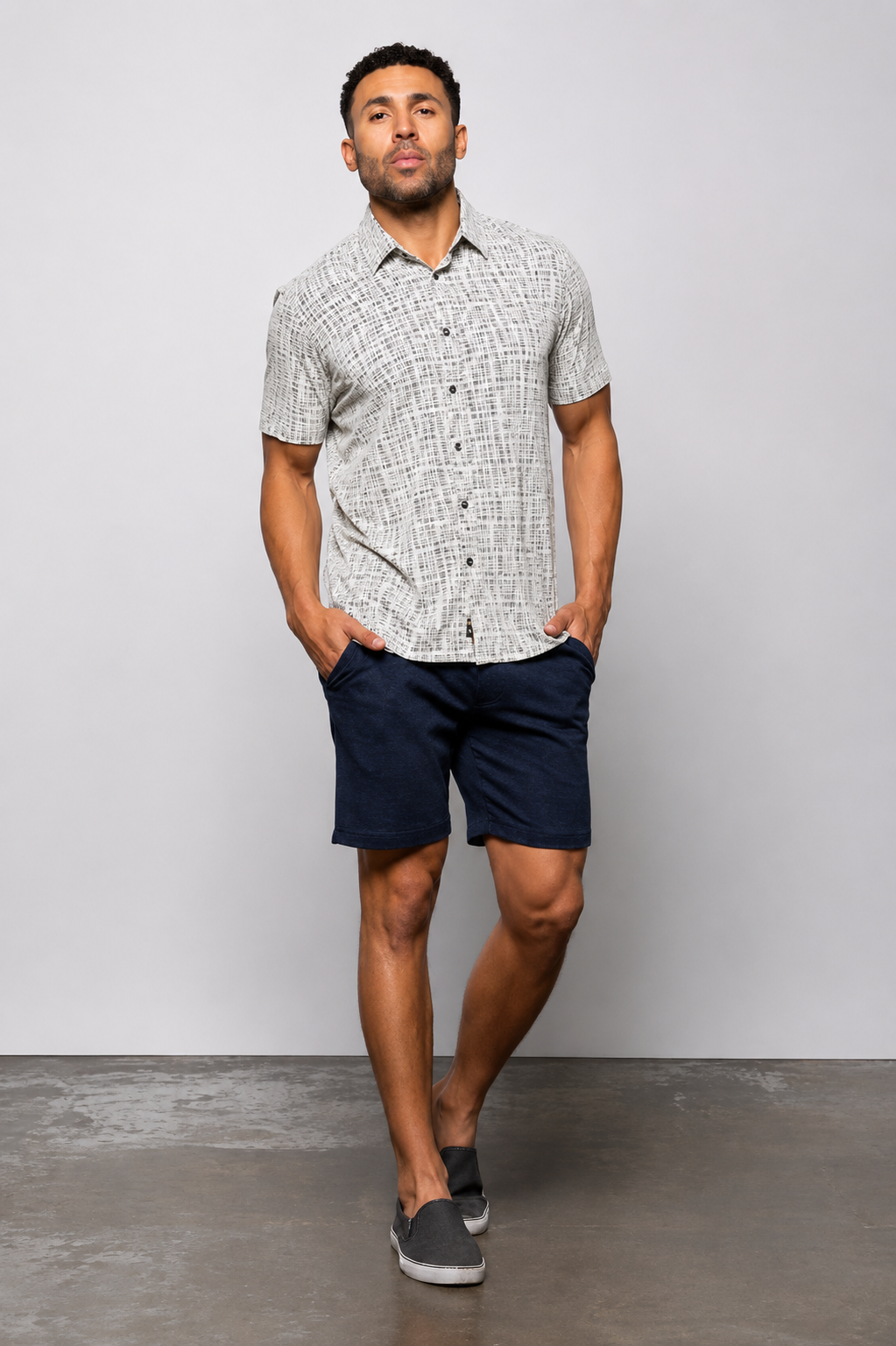 Light birch short-sleeve button-up shirt with small pattern and collared neckline