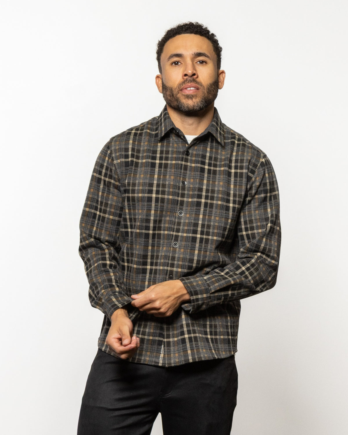 MONTANA flannel shirt in dark plaid, button-front long sleeves