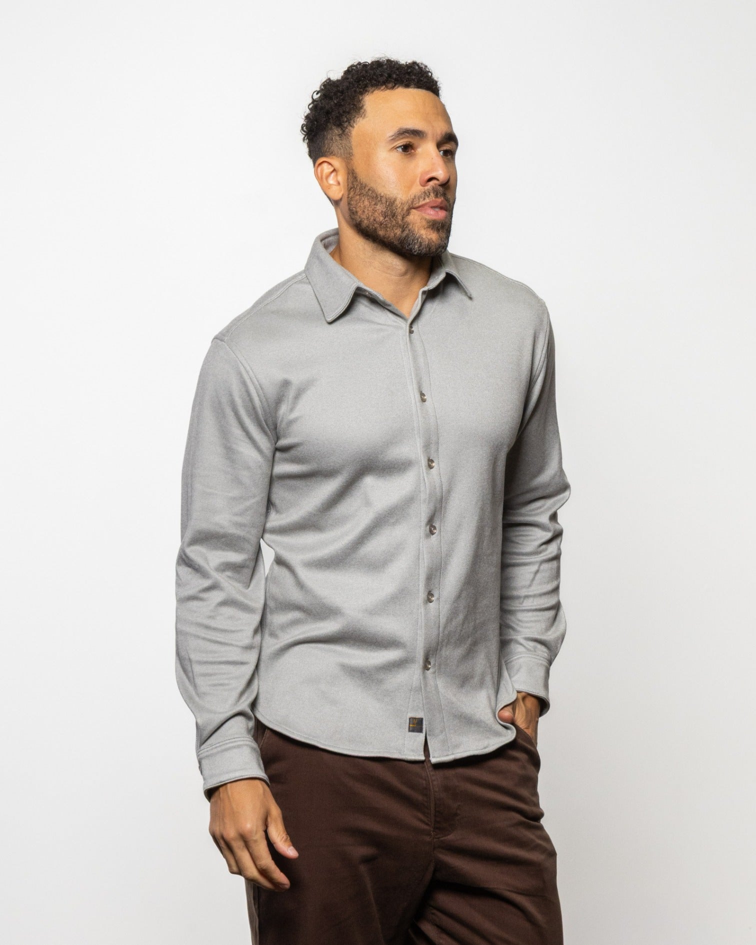 HERMOSA long-sleeve button-up shirt in light gray, collared with front buttons