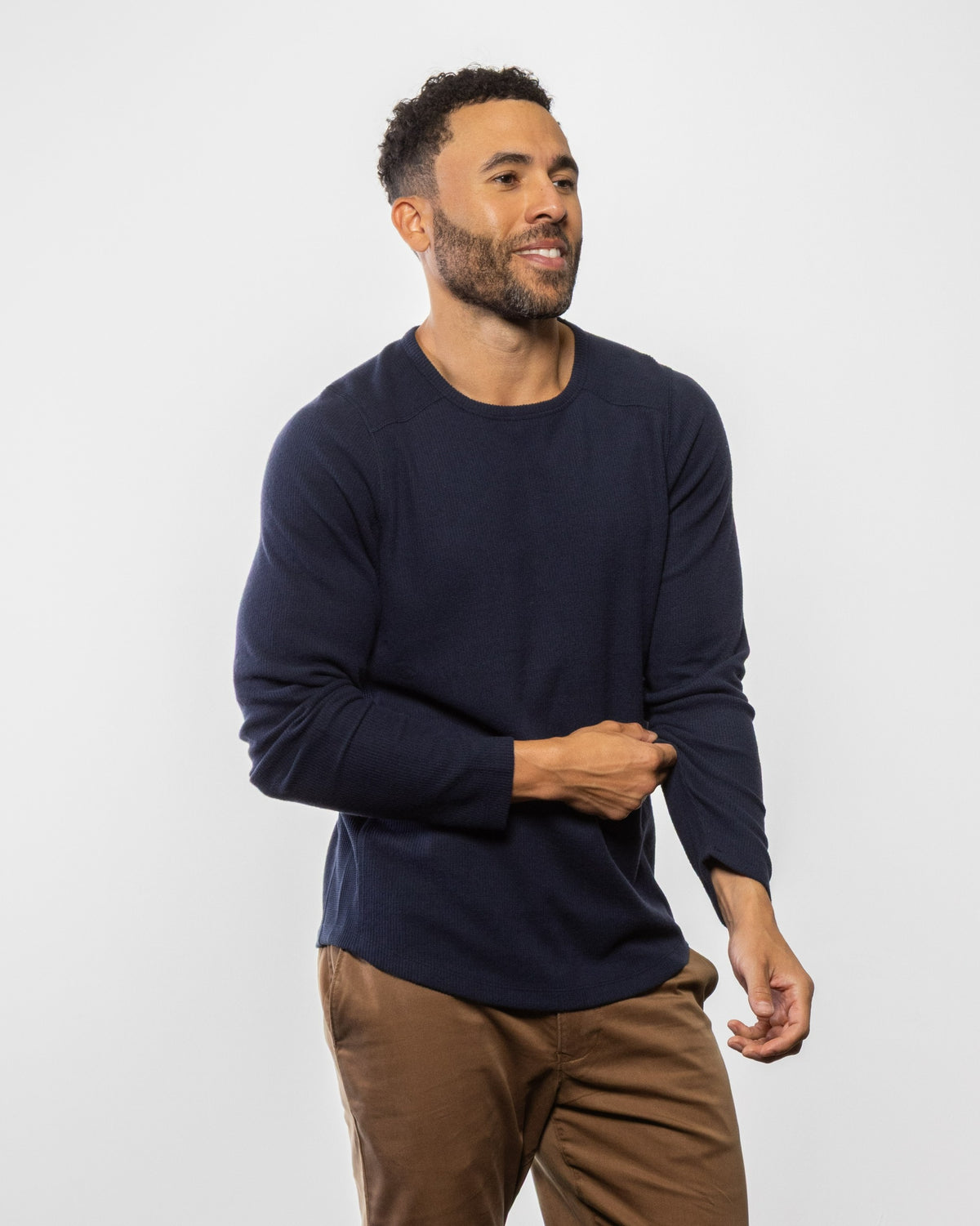 Men’s indigo crewneck sweatshirt with long sleeves