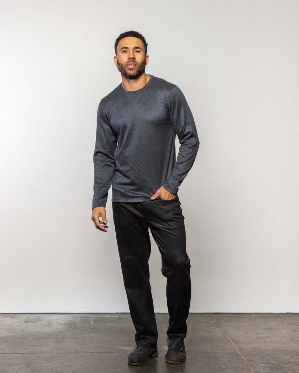 Tall crewneck sweatshirt, dark indigo-blue, long sleeves and ribbed hem