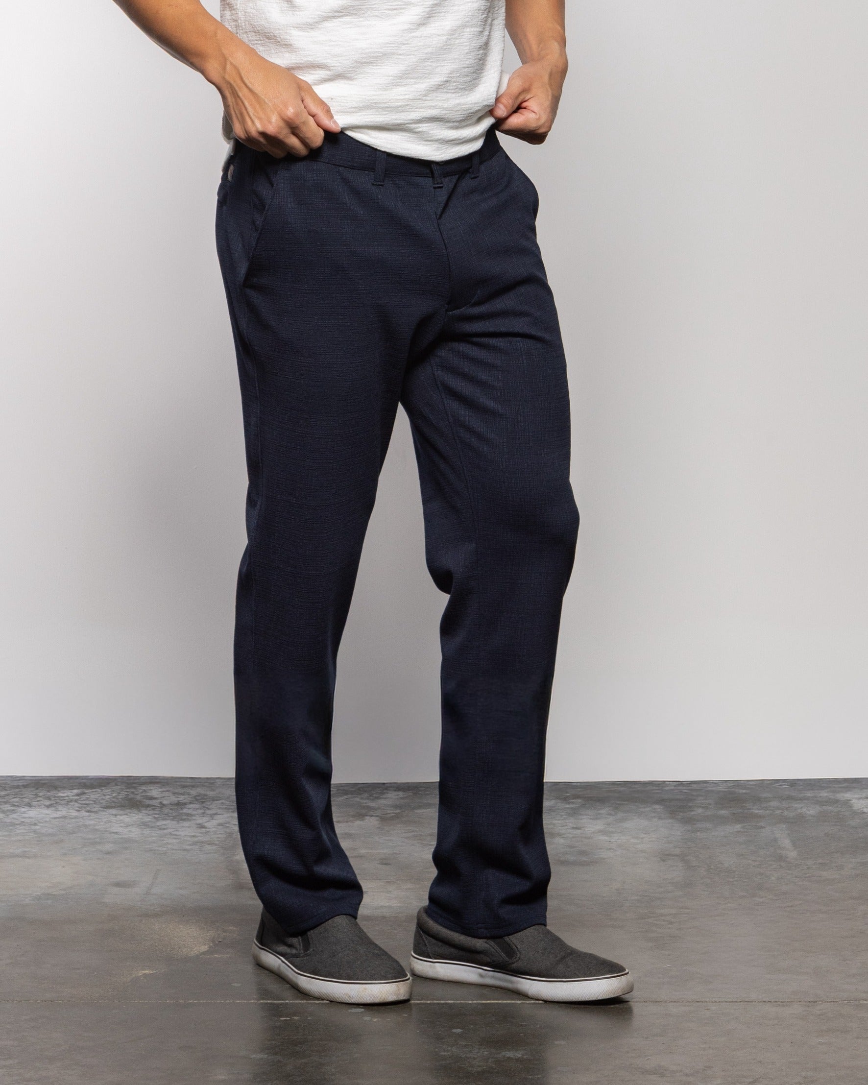 Milan Beach pant in indigo night with side pockets and belt loops