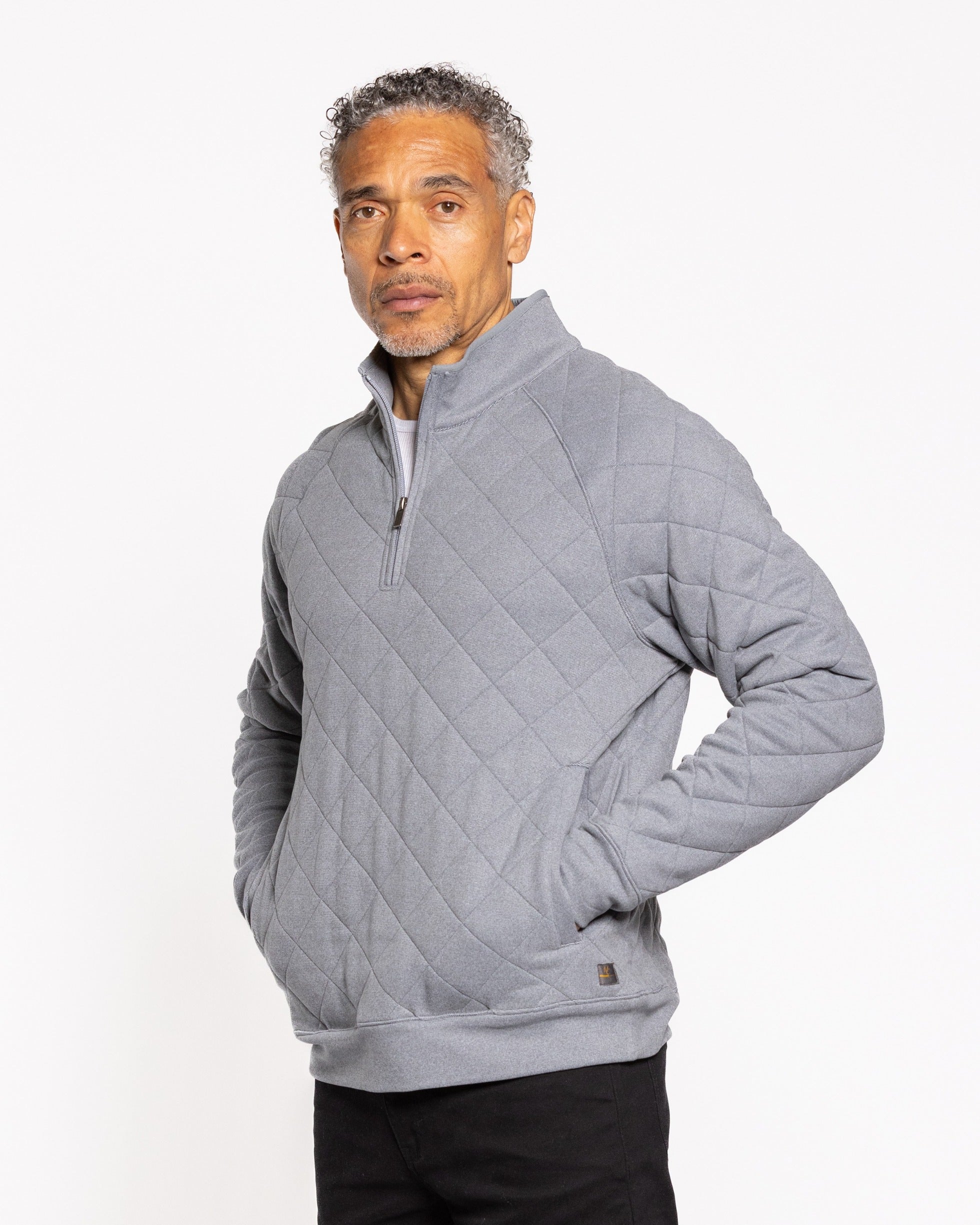 Men's quilted quarter-zip sweatshirt, gray zip-up and front pocket